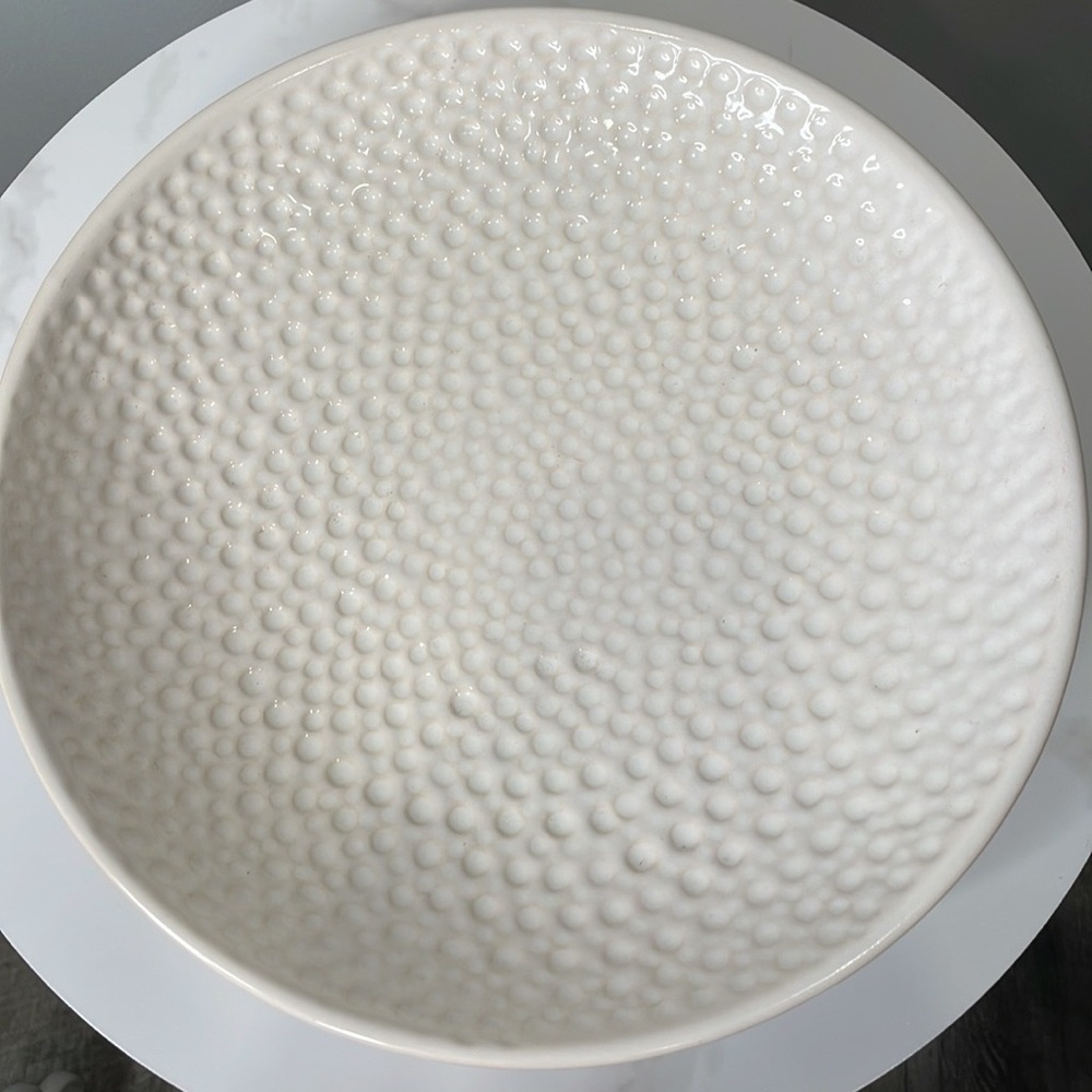 Cream decorative plate